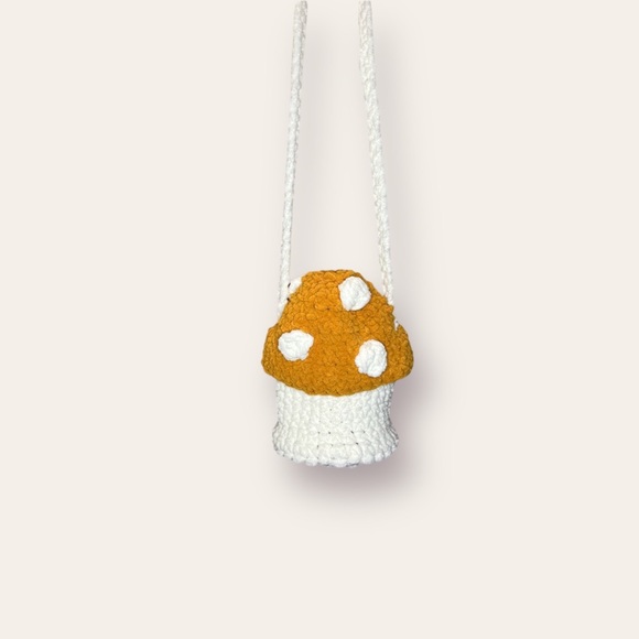 Plushy Mushroom Crossbody Bag 🍄 - Picture 2 of 2
